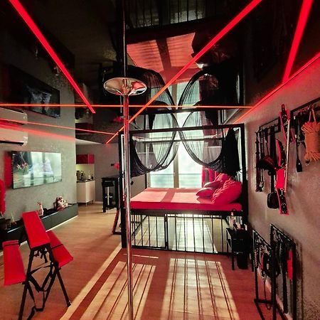 Bdsm Apartman V Bratislave -Adults Only Bratislava Eksteriør billede