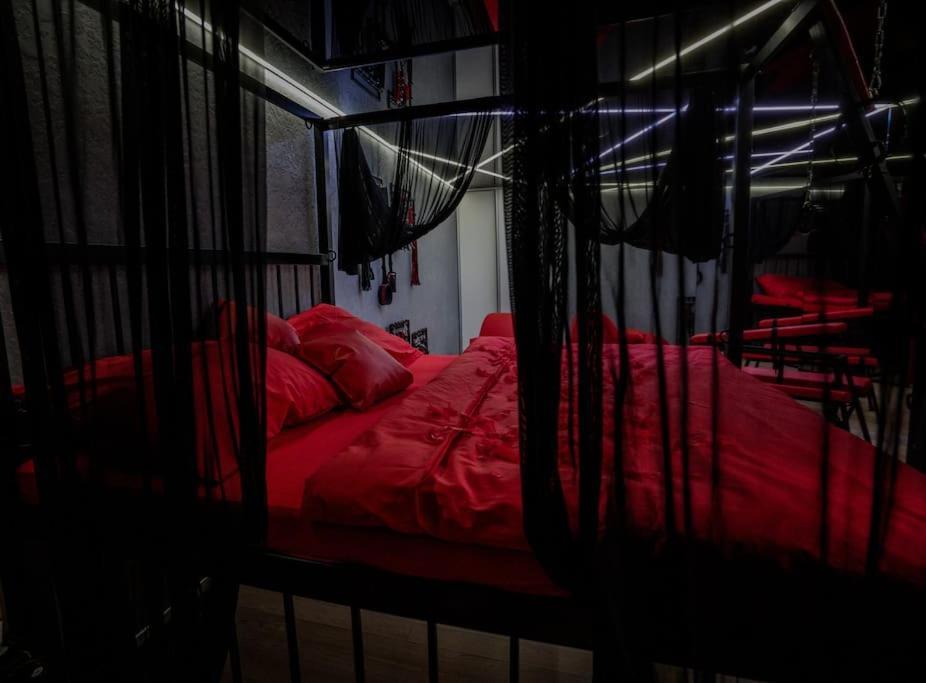 Bdsm Apartman V Bratislave -Adults Only Bratislava Eksteriør billede