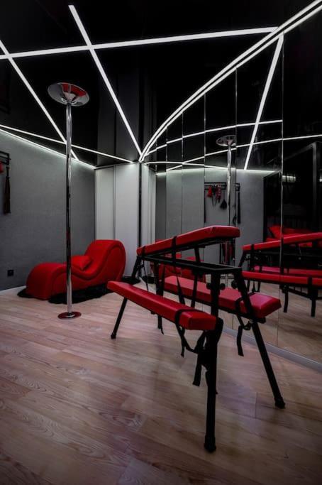 Bdsm Apartman V Bratislave -Adults Only Bratislava Eksteriør billede