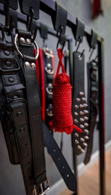 Bdsm Apartman V Bratislave -Adults Only Bratislava Eksteriør billede
