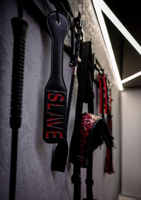 Bdsm Apartman V Bratislave -Adults Only Bratislava Eksteriør billede