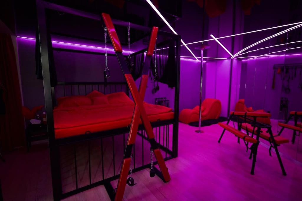 Bdsm Apartman V Bratislave -Adults Only Bratislava Eksteriør billede